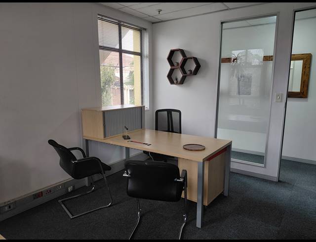 25.20M² OFFICE TO LET IN FOURWAYS